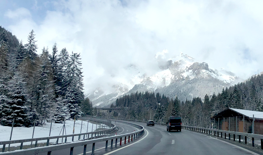 På vej over Alperne i elbil