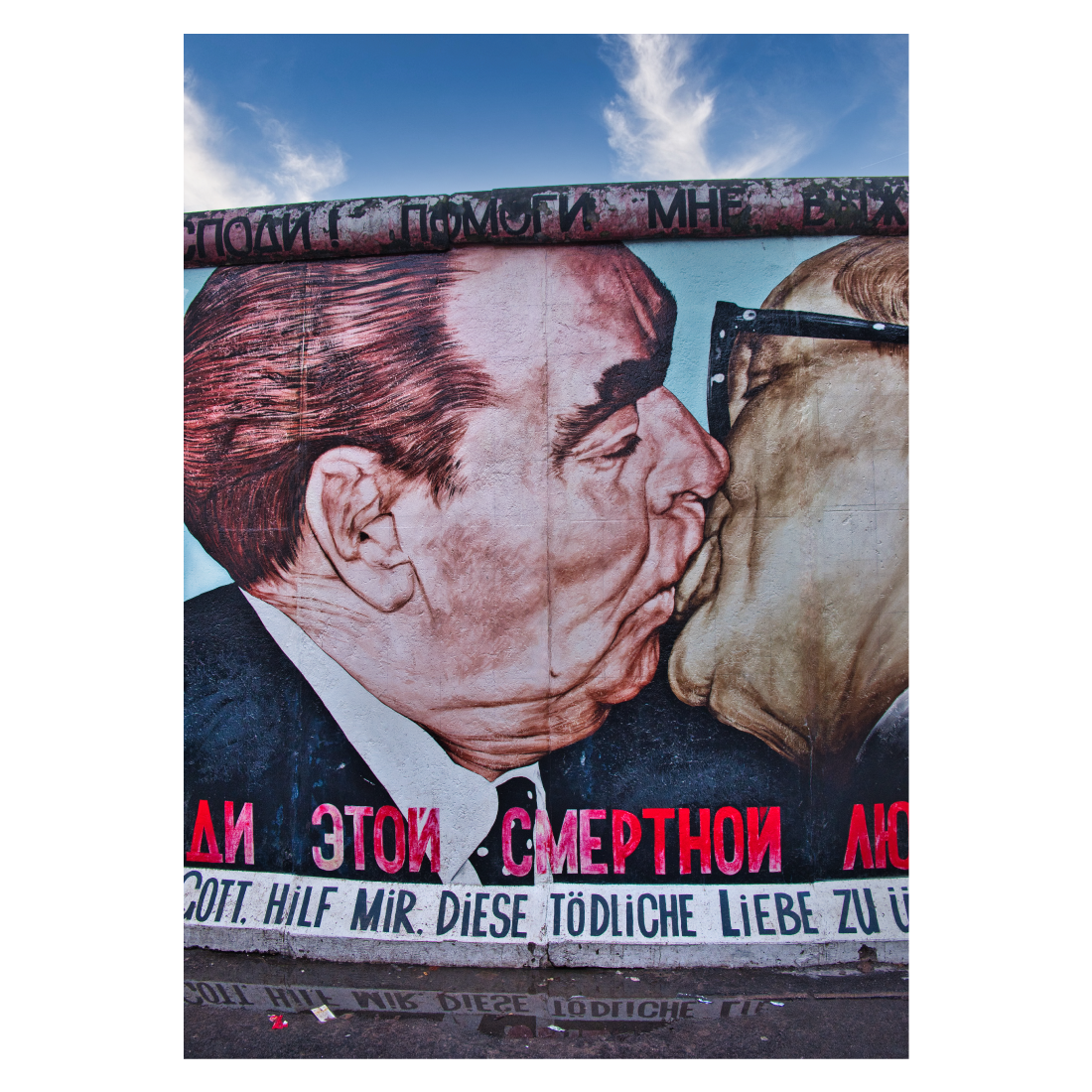 Berlin plakat med maleri af Brezhnev og Honecker der kysser