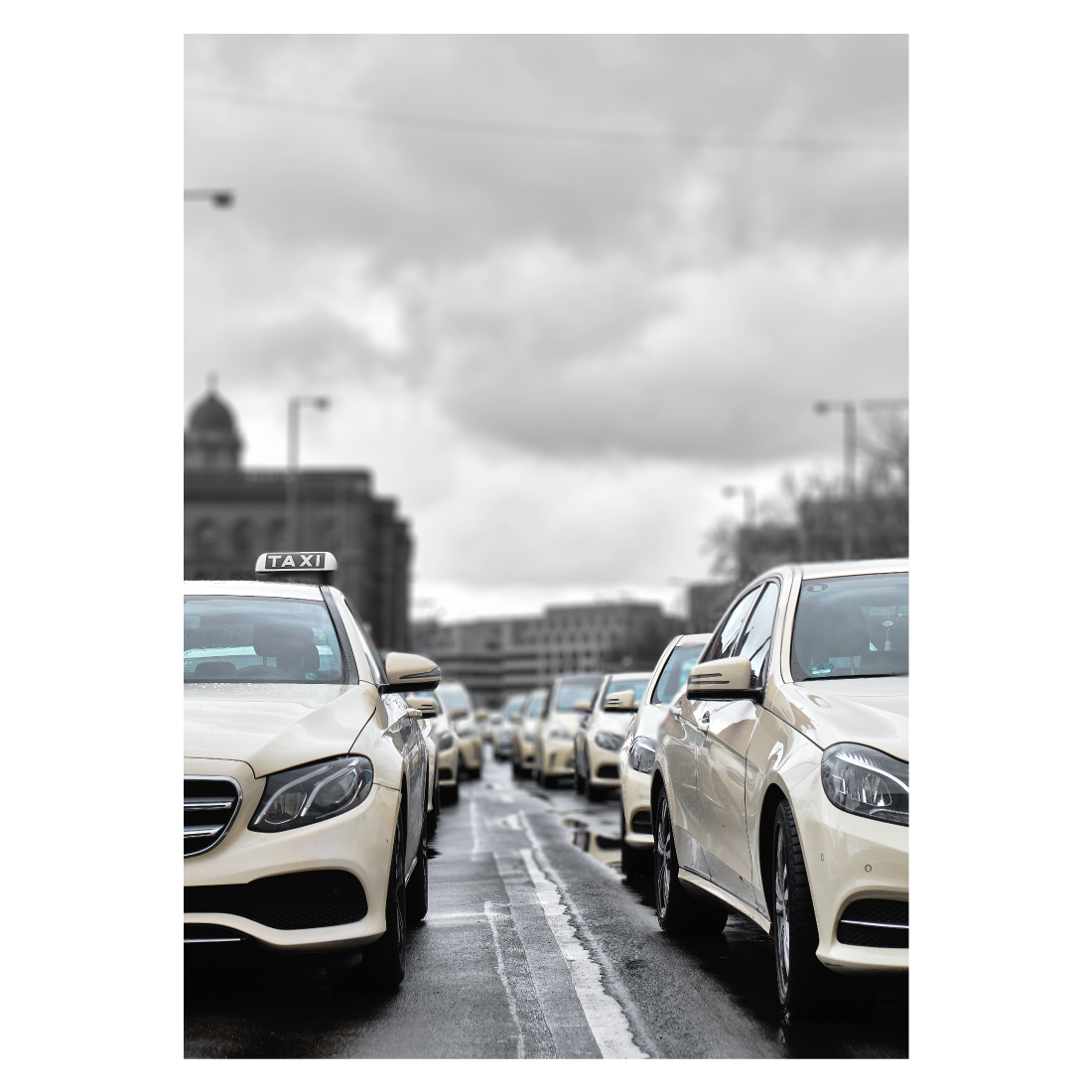 Berlin plakat med lange rækker af gule taxier