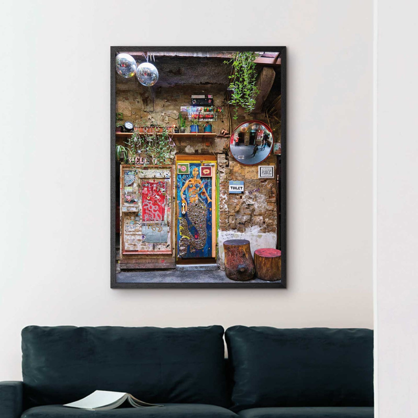 Budapest byplakat med folklore i berømte Szimpla Kert