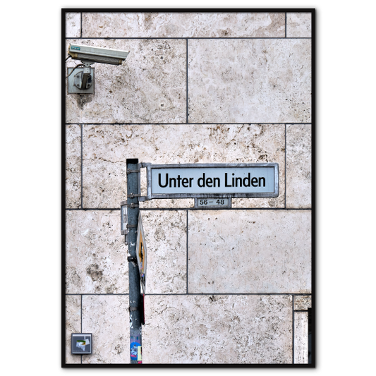 byplakat med gadeskilt fra unter den linden i berlin