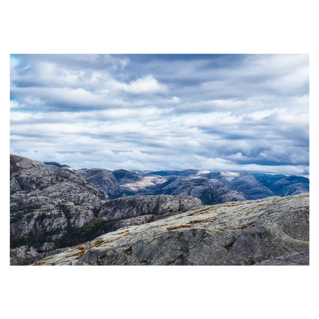 fotokunst plakat med udsigt over norske fjeldtoppe