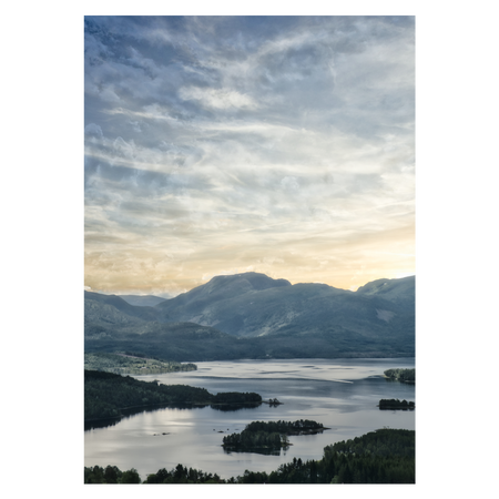 fotokunst plakat med eftermiddagssol over norske skålvikfjorden