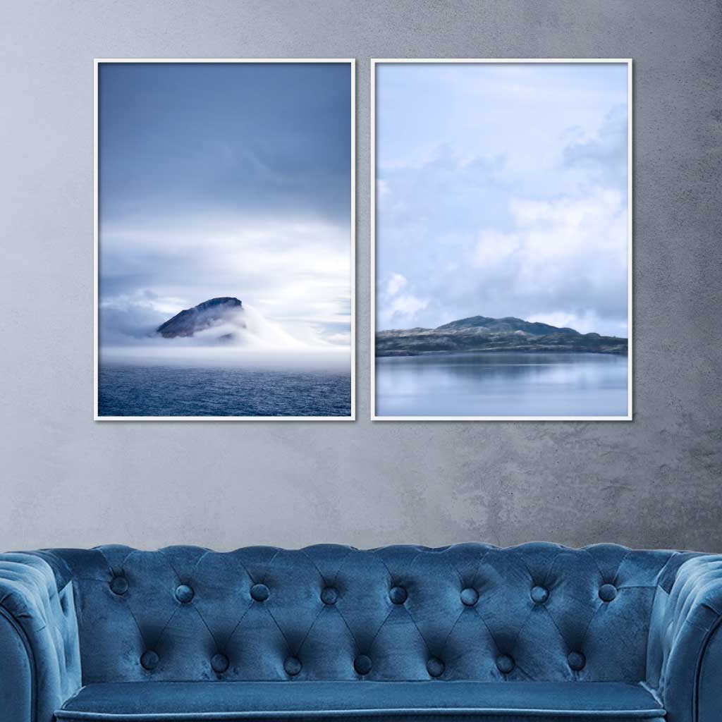 Bergsjø og koltur hænger over en blå sofa