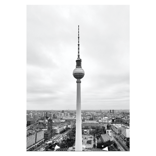 byplakat med panorama view over berlin, med fernsehturm i forgrunden