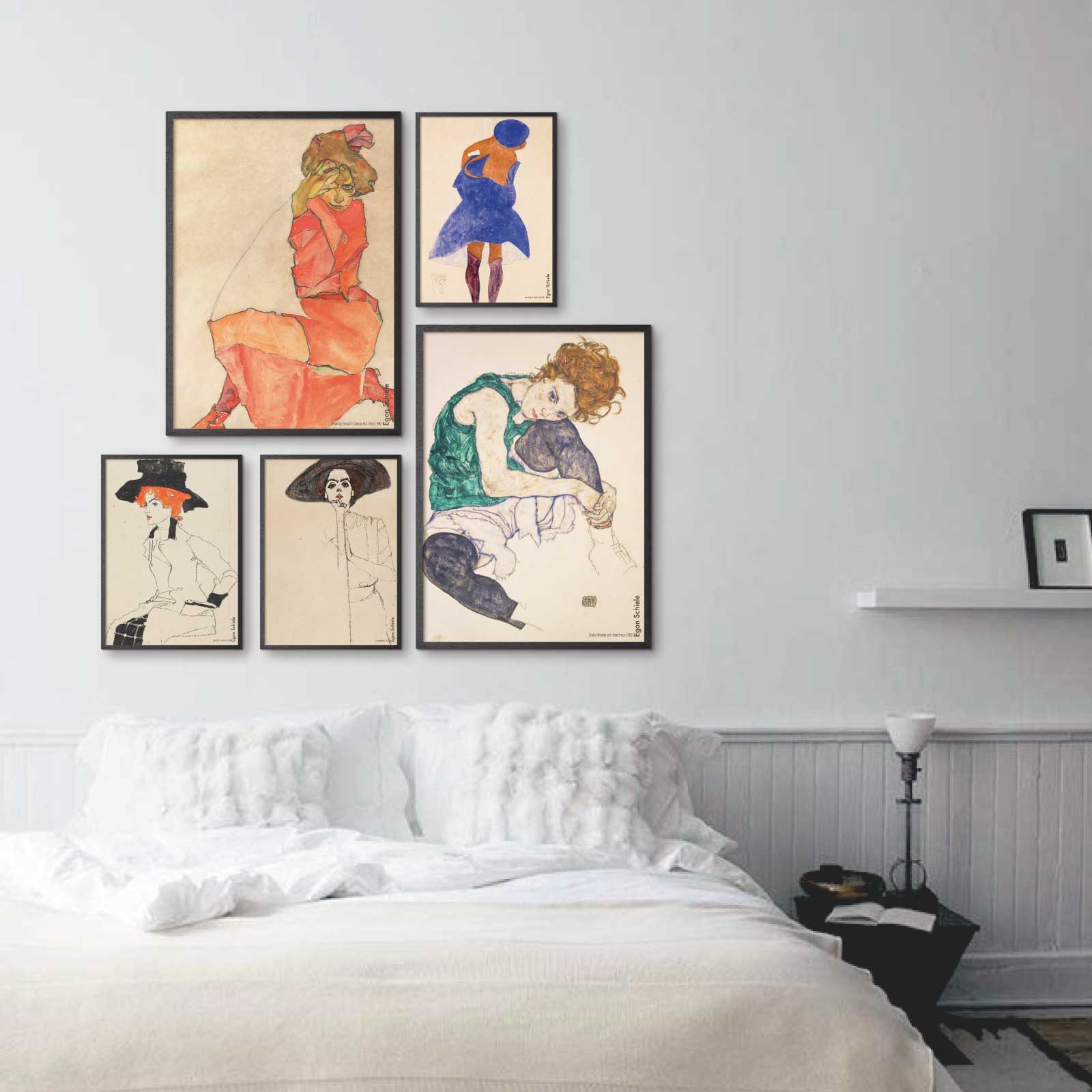 Egon Schielde tegninger på billedvæg i et soveværelse
