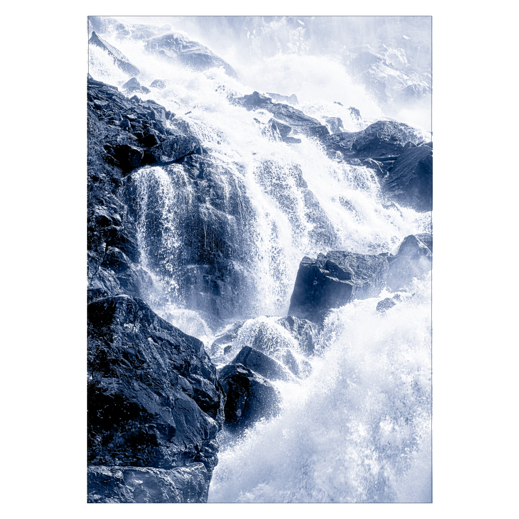 naturplakat i blå nuancer med vandfaldet låtefossen fra Norge