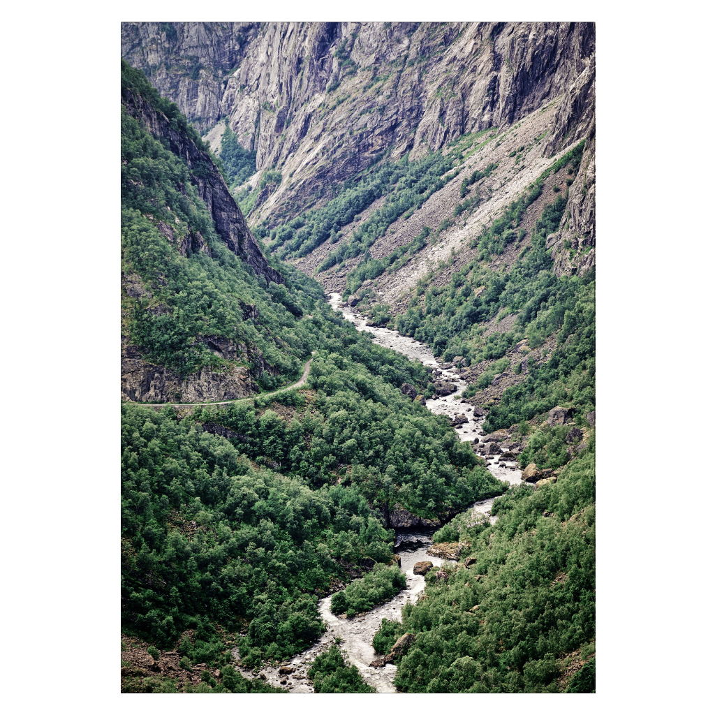 norge plakat med en flod der løber i dalen ved vøringsfoss